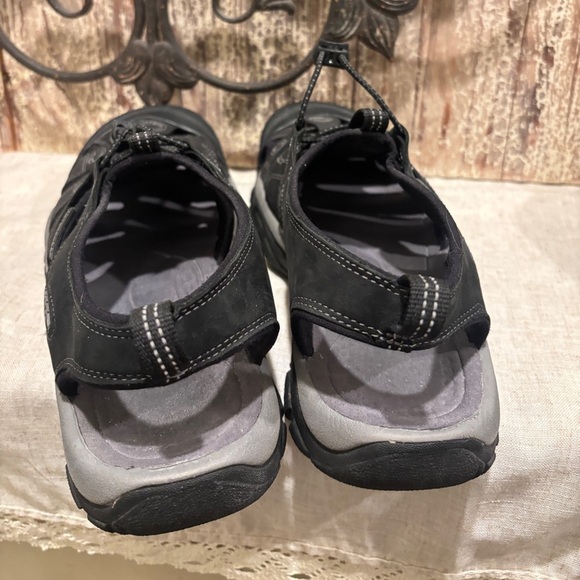 Keen Newport waterproof closed toe sandals 10 like new main image 7